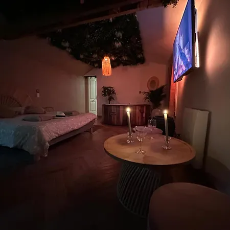 Jacuzzi Exotique Cinema